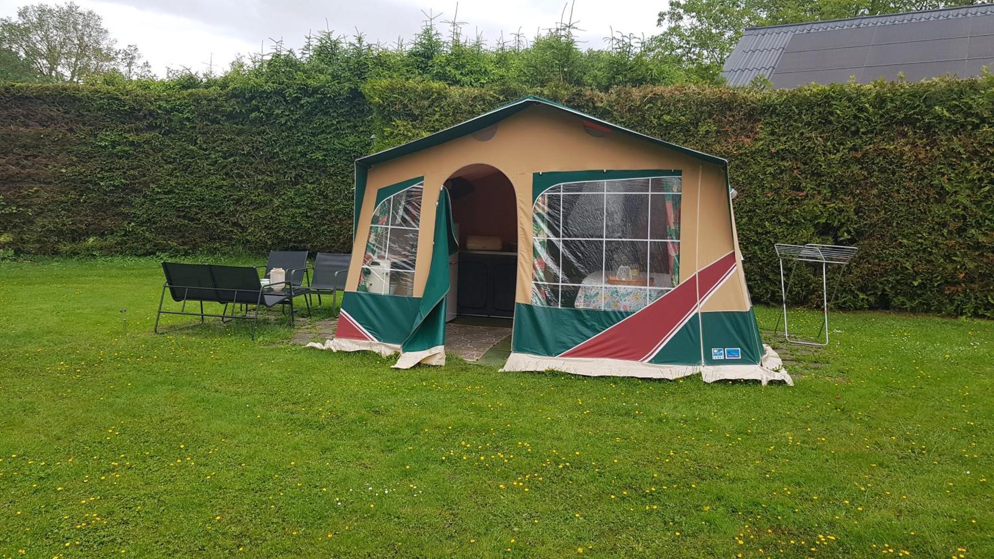 Basic Ingerichte Vouwwagen Op Camping Westenenk, Wijster Exterior foto